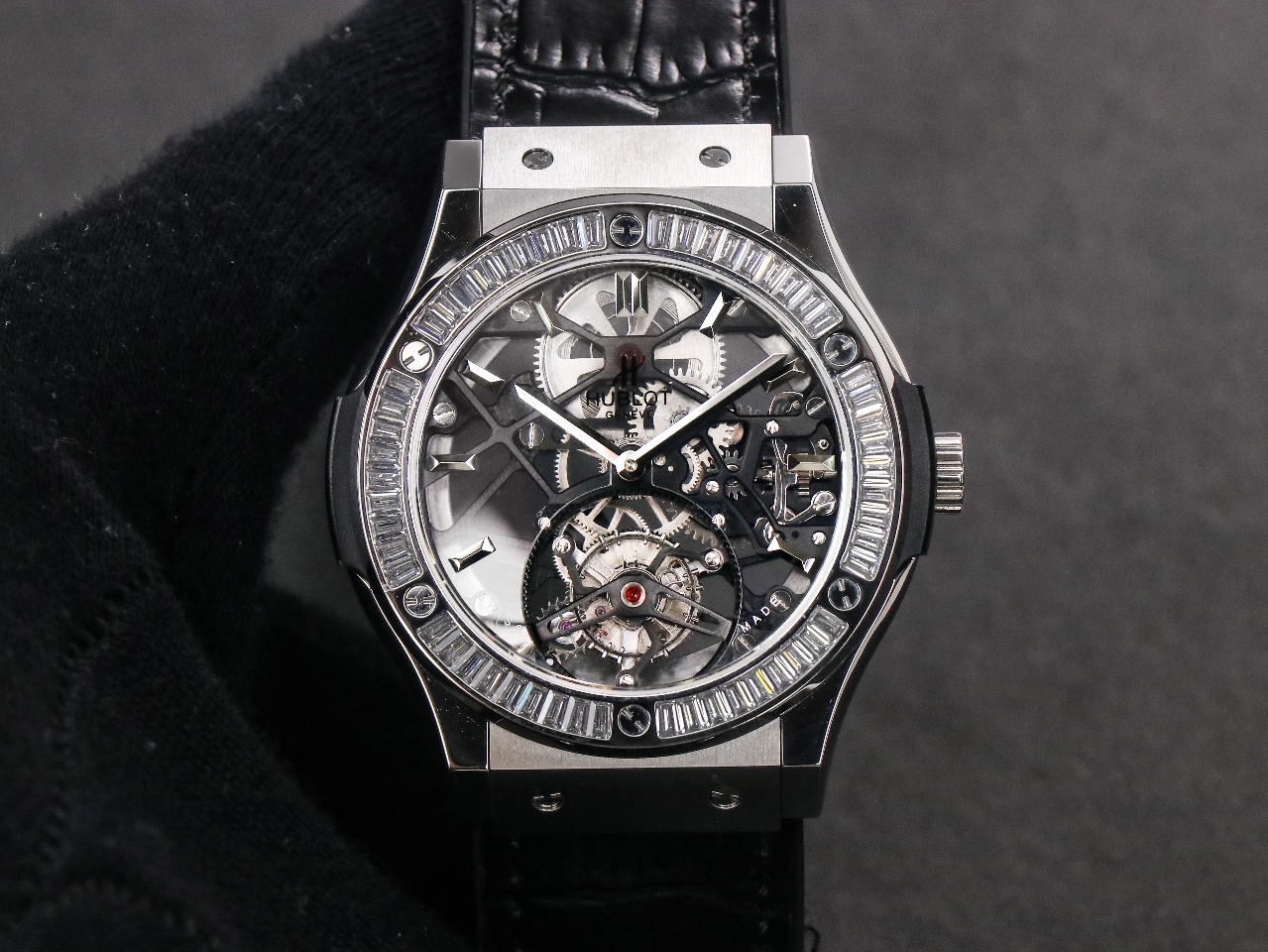 Exclusive debut of JB Hublot (Hengbao) CLASSIC FUSION
